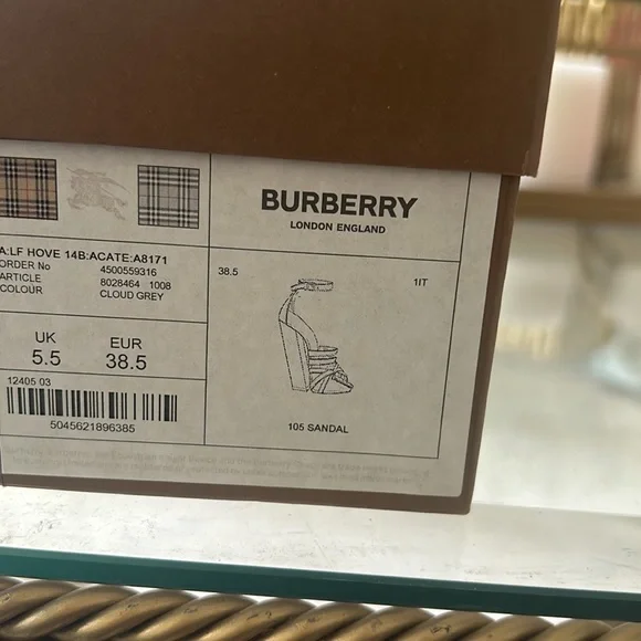 Burberry Woman's Heel - Picture 4 of 7